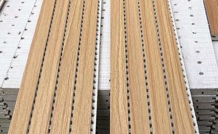 大報告廳把吸音板裝墻上做吸音處理-1